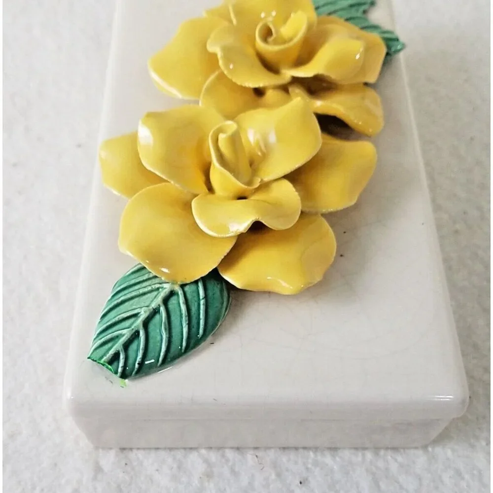 Vintage Porcelain Vanity‎ yellow rose leaf Floral Trinket Jewelry Box Embossed